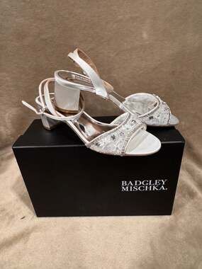 Badgley Mischka Taylin Ivory Satin Ankle Strap Sandals Like New, Box, Size 7.5